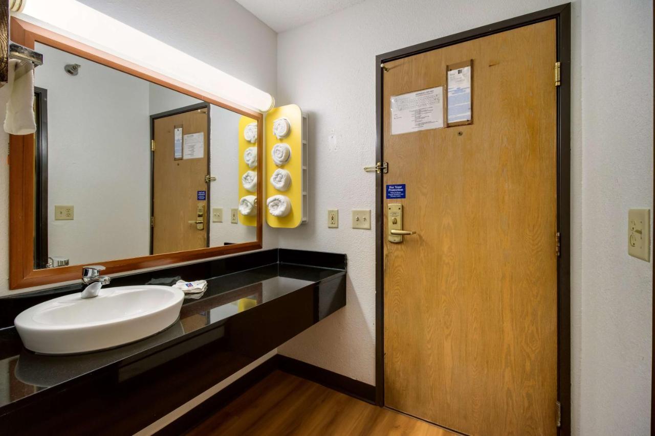 Hotel 6-davenport, Ia Davenport