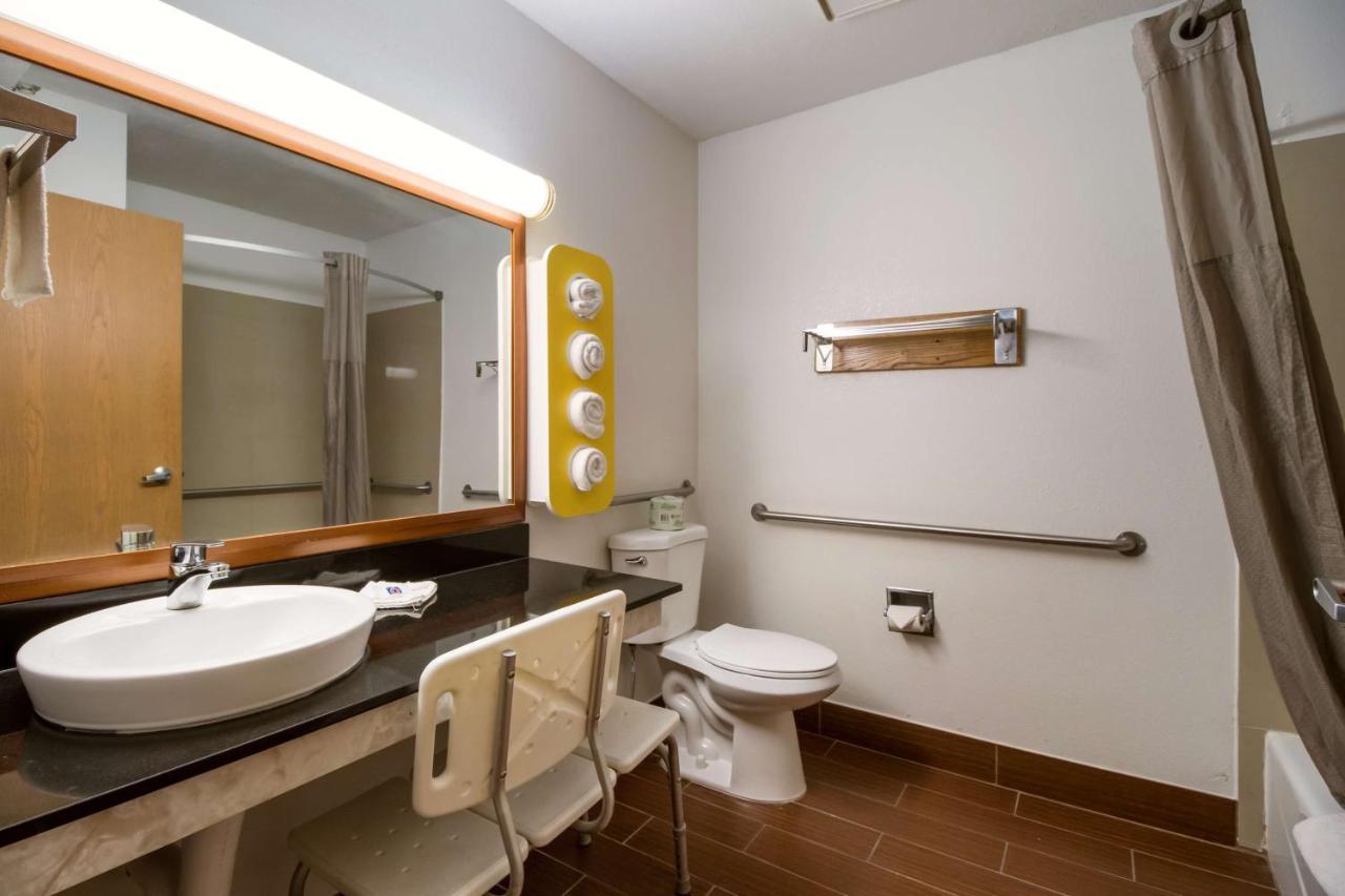 6-davenport, Ia 2*